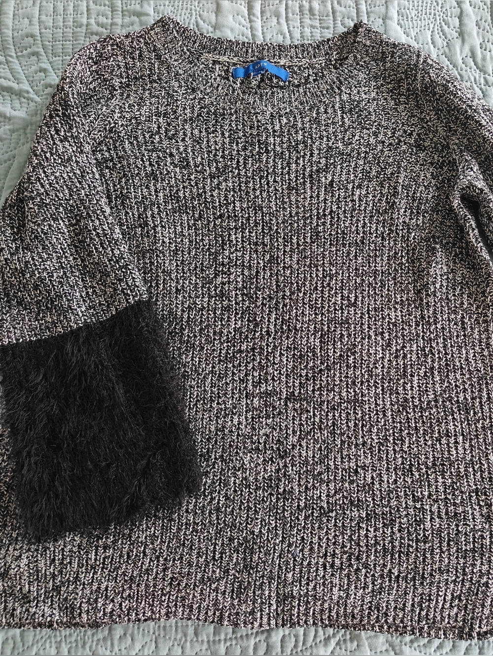 Apt. 9 Marled Black and Cream Crew Sweater with Faux-Fur 3/4 Length Sleeve Cuff